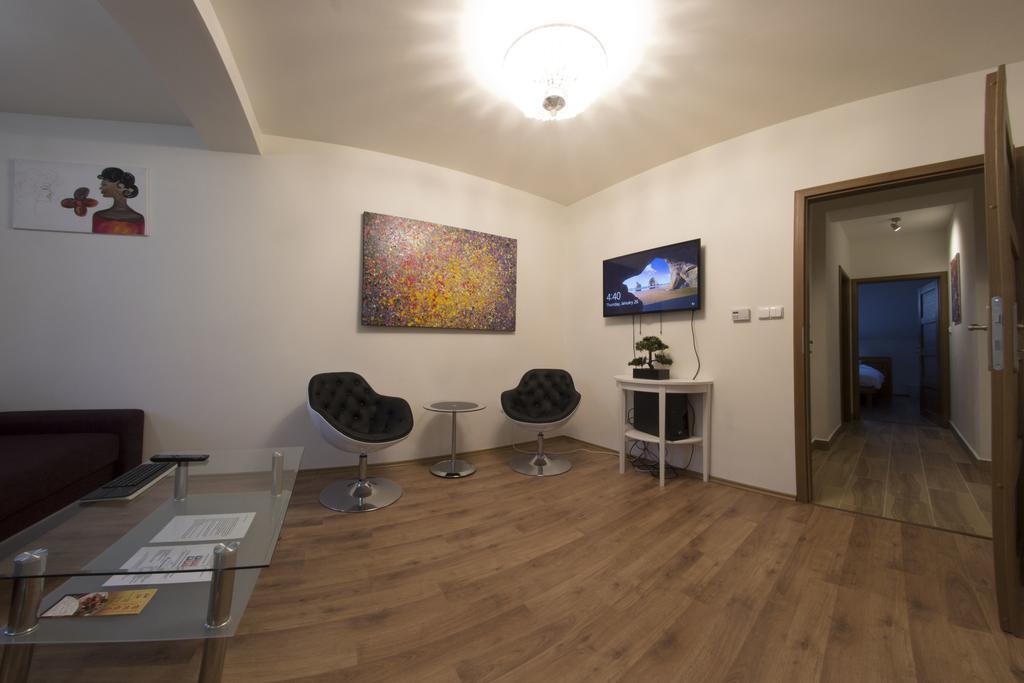 Prague Gate Apartments Exterior photo